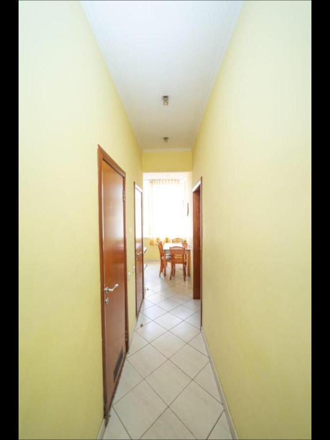 Kievapart Appartamento Esterno foto